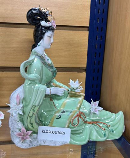 [CLOSEOUT069] Ceramic Ancient Chinese Palace Maids & Lotus  (6 pc/ctn)