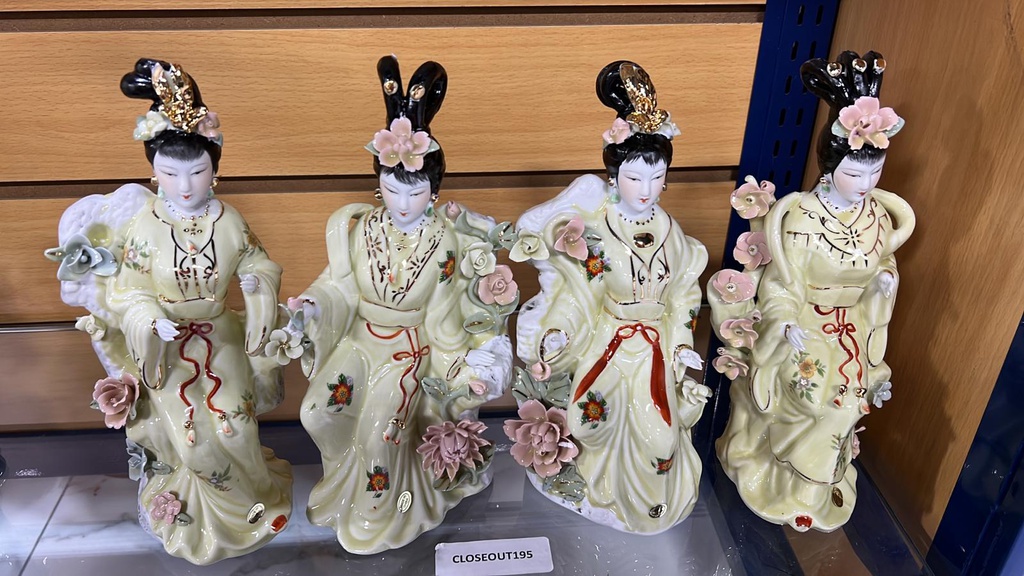 Ceramic Woman with Flowers and Robes (6 pc/ctn)