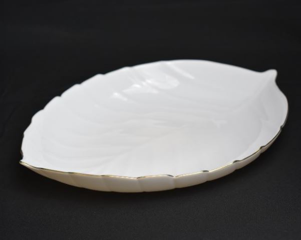 10&quot; Opal Glass Gold Rim Leaf Soup Plate (36 pcs/ctn)