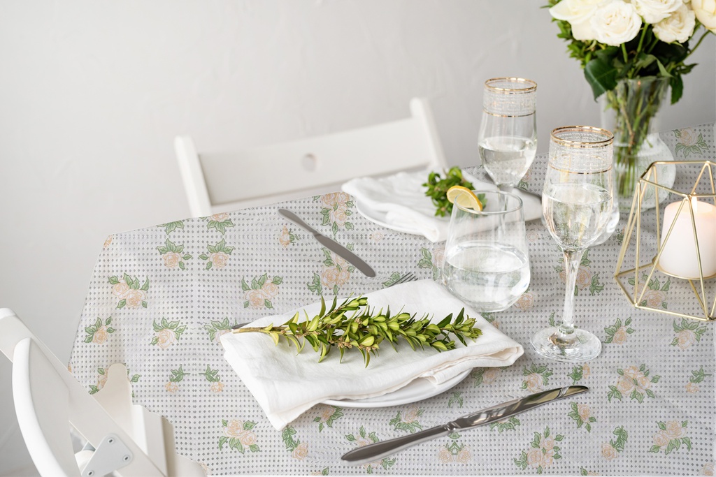 TC620104 300gsm 52" NT PVC Lace Table Cloth (24 Yard/Roll)