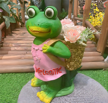 Resin frog 33x22x38cm