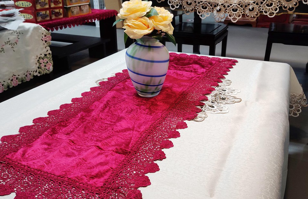 16&quot;x45&quot; Red Lace Table Cloth (144 pcs/ctn)