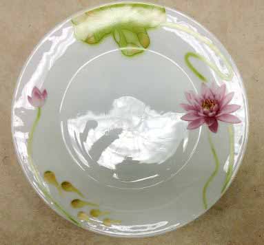 [A204-100C] 10&quot; Opal Glass Lotus Flower Dinner Plate (36 pcs/ctn)